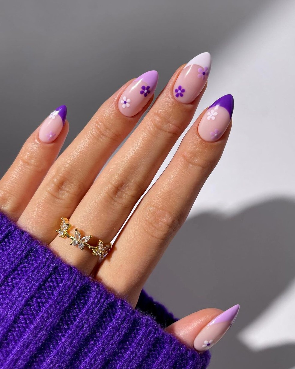 unhas-decoradas-de-roxo