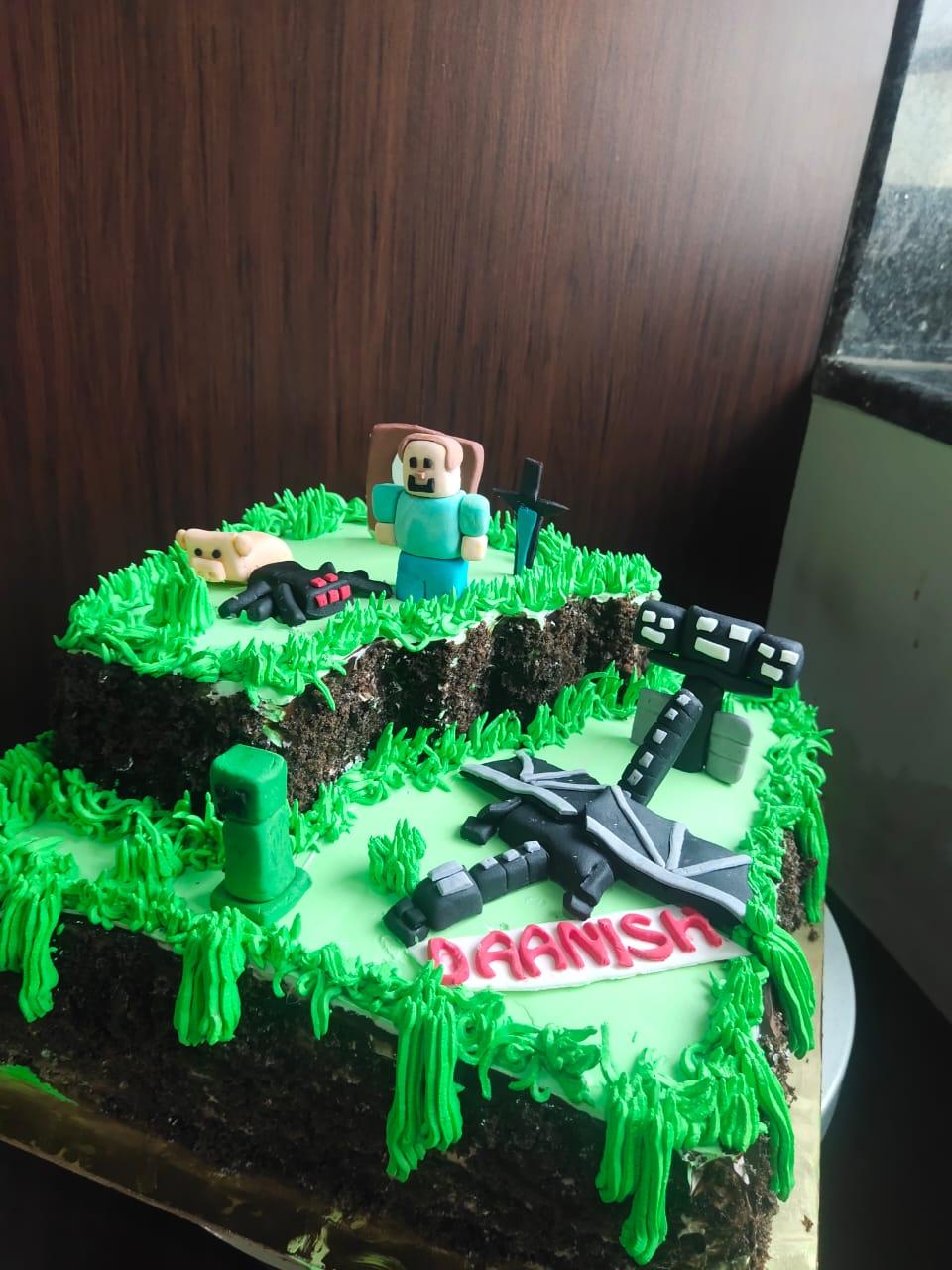 Minecraft decorated cake