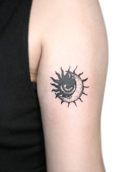 tatuagem-feminina-sol-e-lua