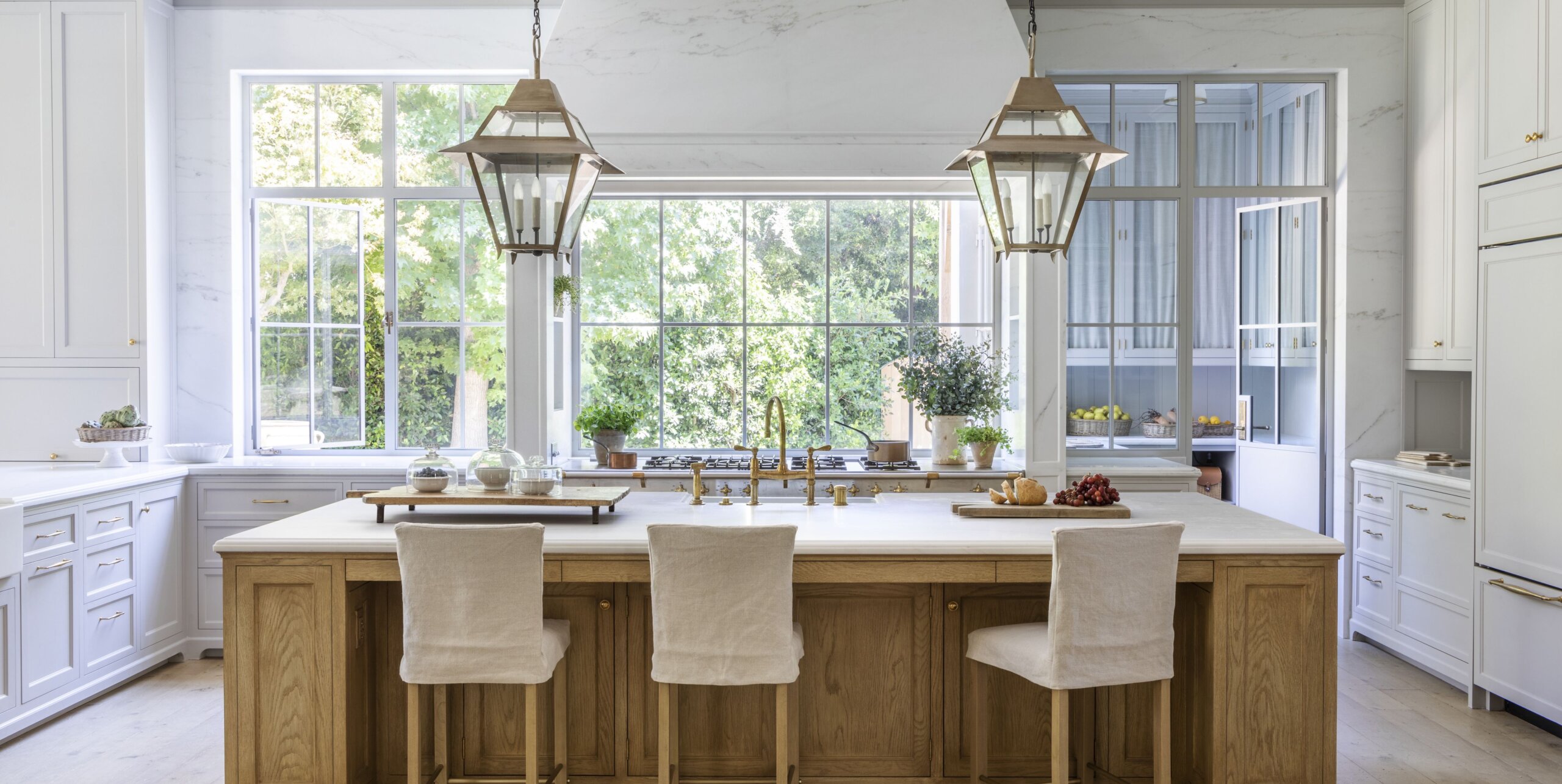 Decoration of White Kitchens