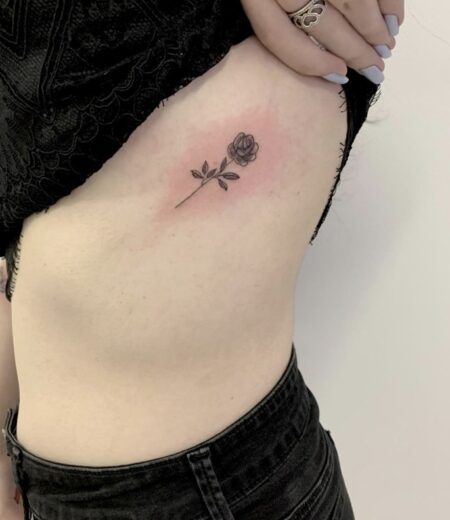 tatuagem-feminina-costela