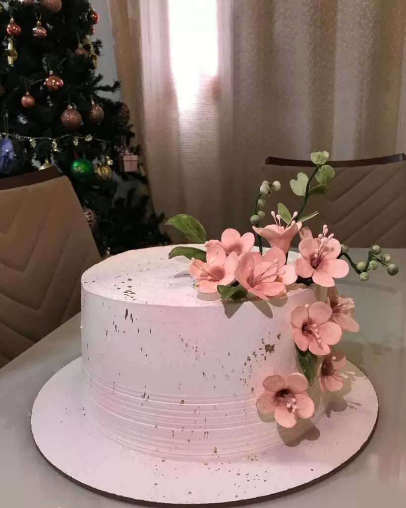 modern feminine cake