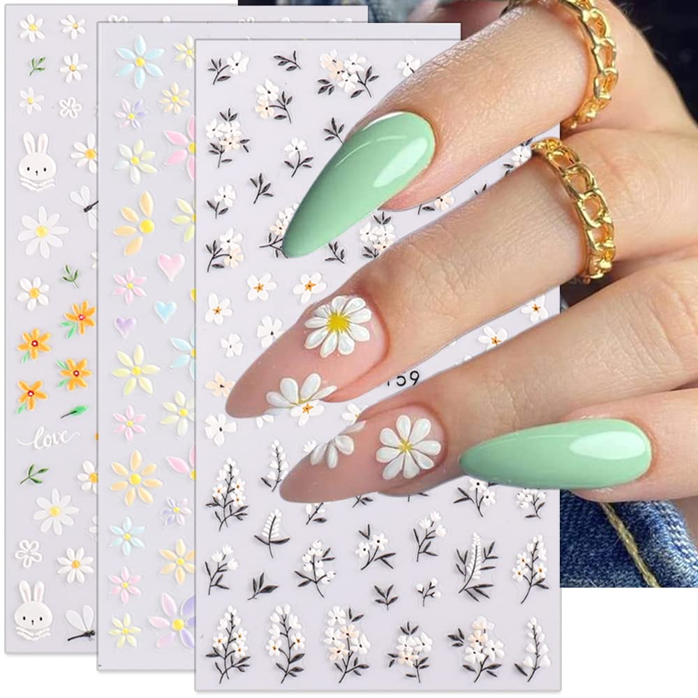 Daisy Decorated Nails