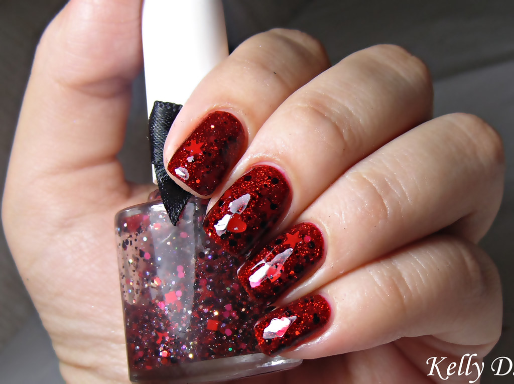 unhas-vermelhas-com-glitter