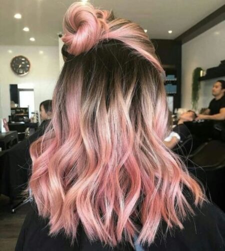 cabelo-rosa-pastel-feminino