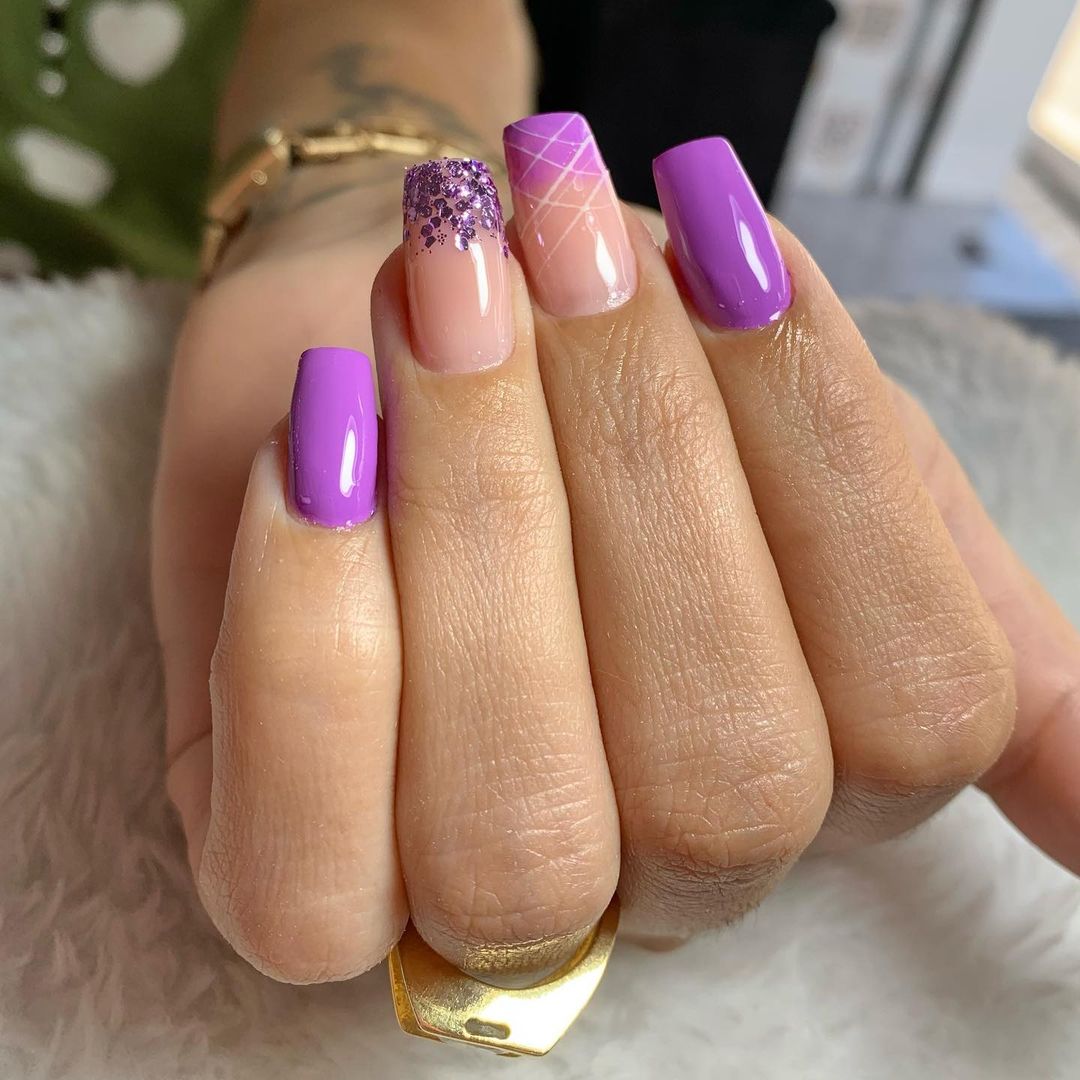 unhas-decoradas-de-roxo