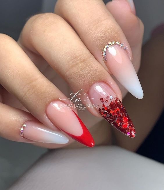 Unhas Stiletto Decoradas