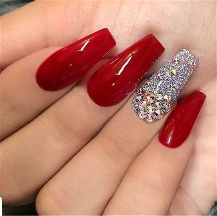 unhas-vermelhas-com-glitter