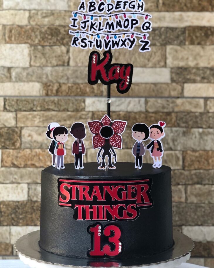 Bolo Decorado Stranger Things