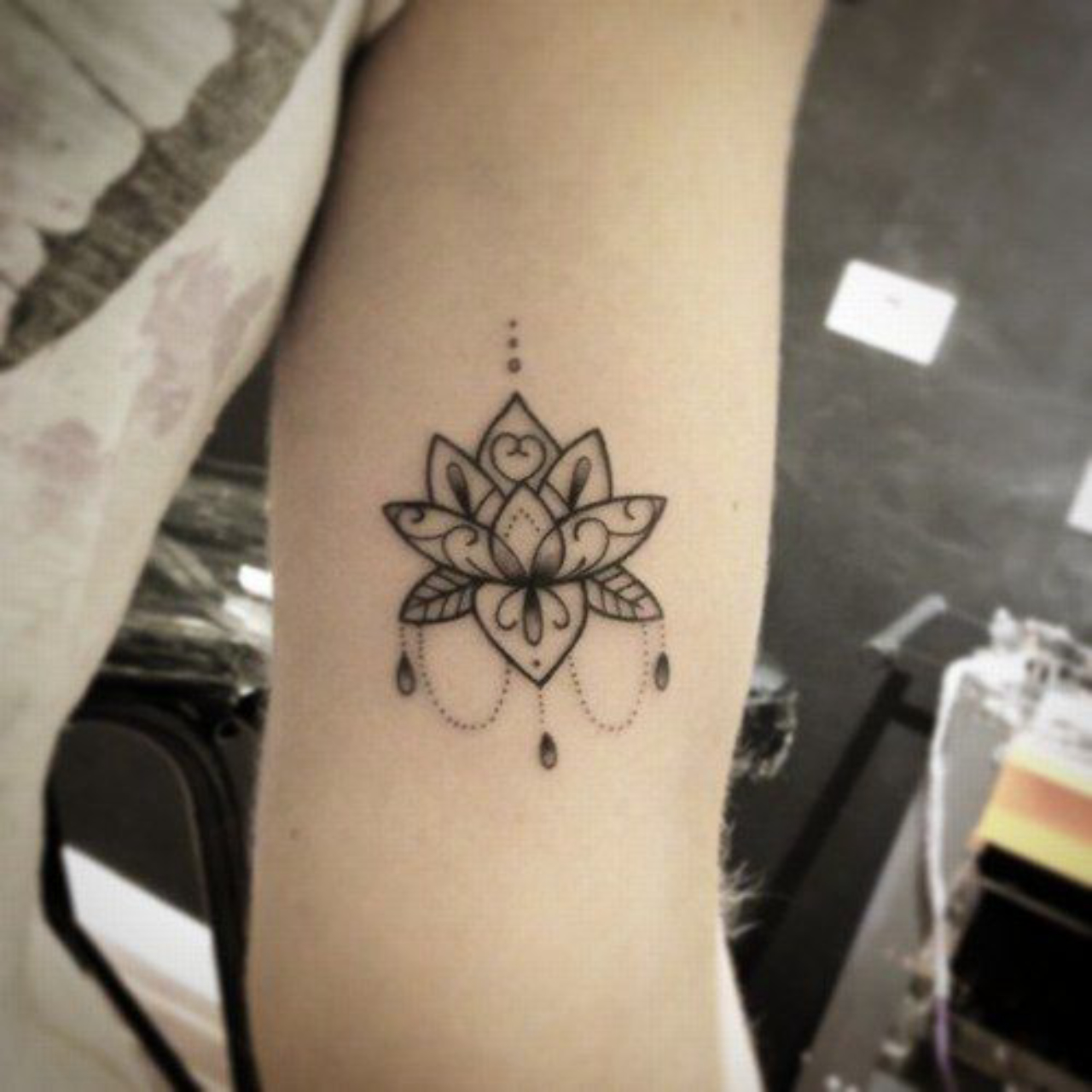 tatuagem-feminina-flor-de-lotus