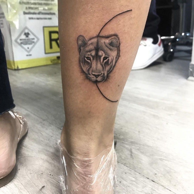 tatuagem feminina panturrilha