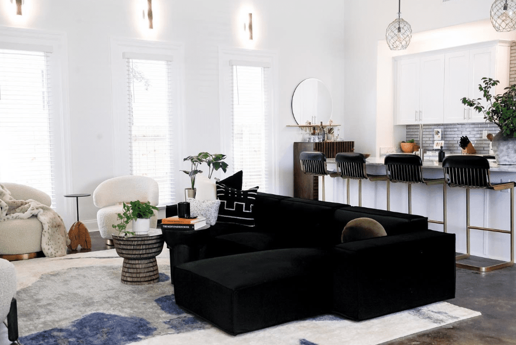 decoracao-de-sala-com-sofa-preto