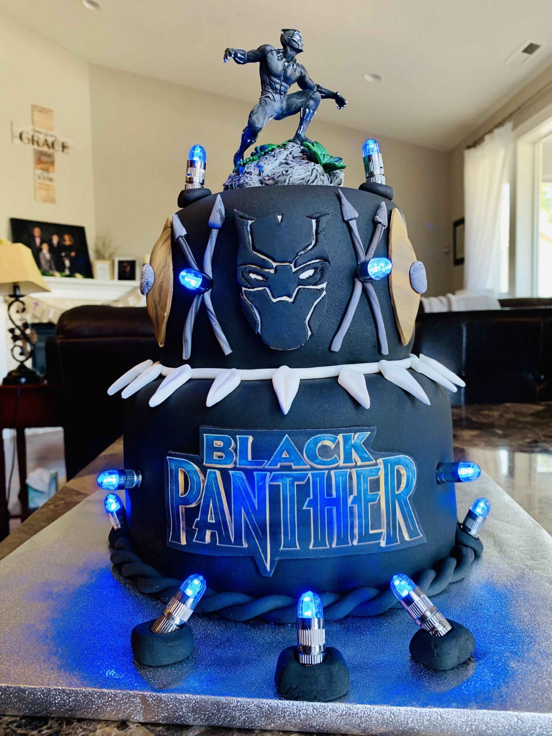 black panther cake