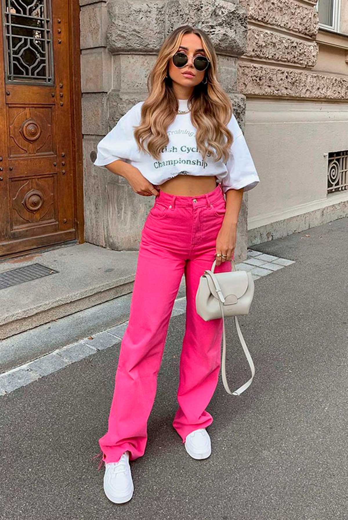 Look com Calça Rosa