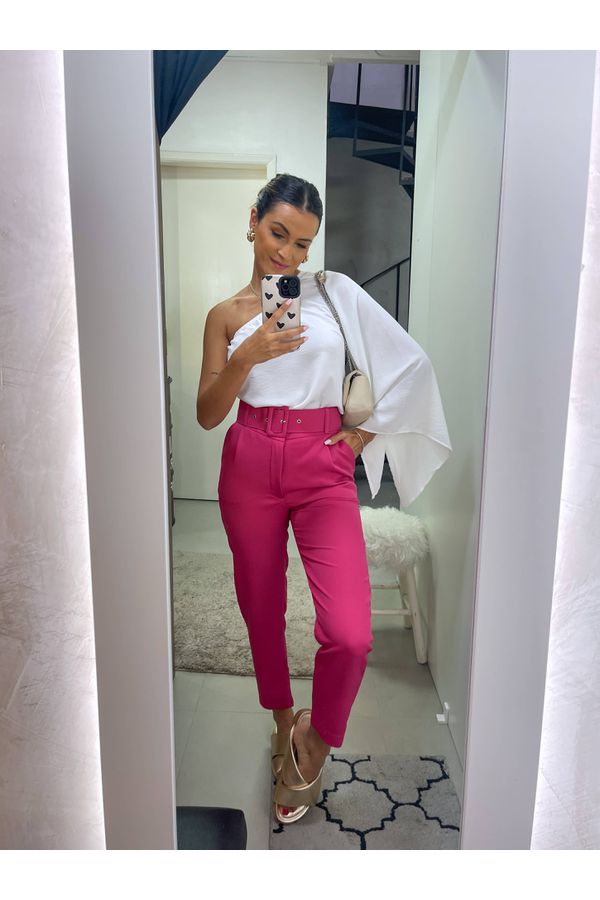 Look com Calça Rosa