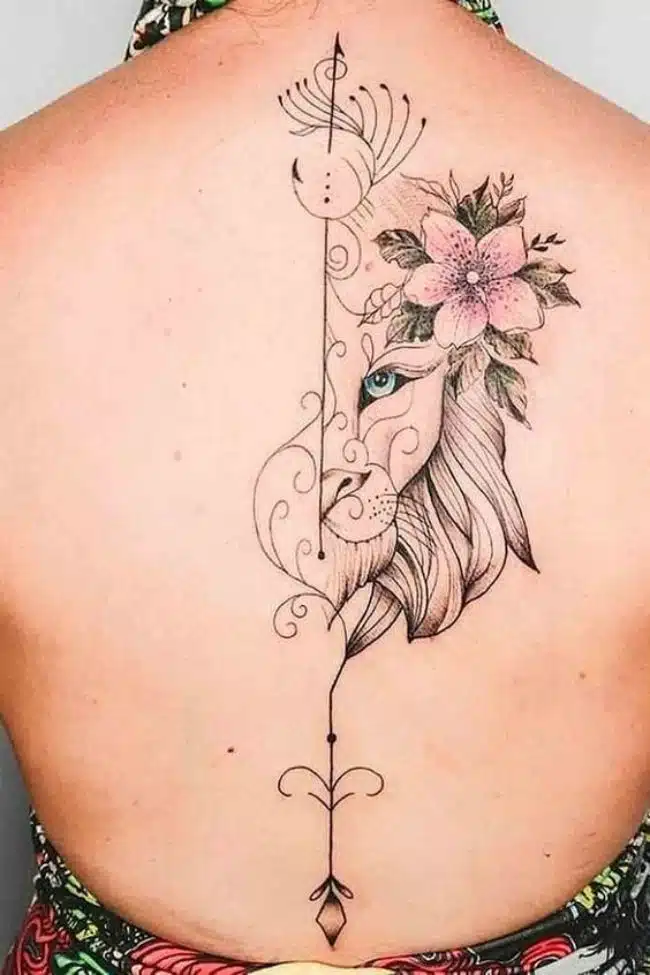 tatuagem de lobo feminina nas costas