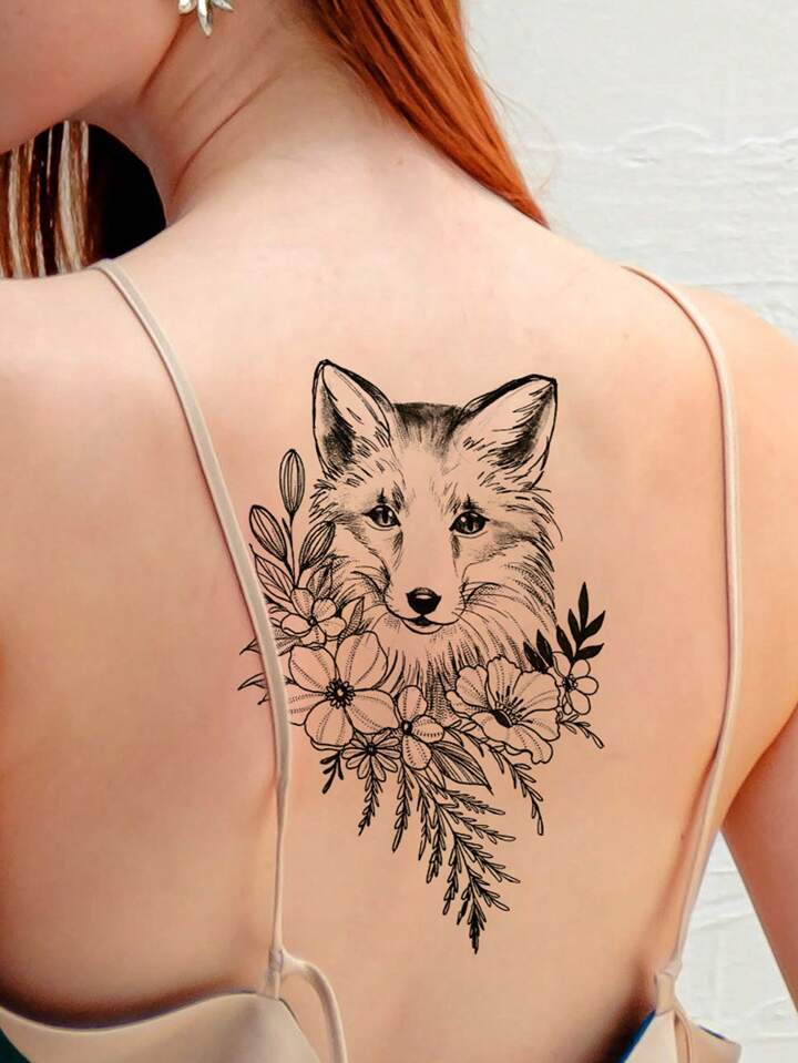 tatuagem de lobo feminina nas costas