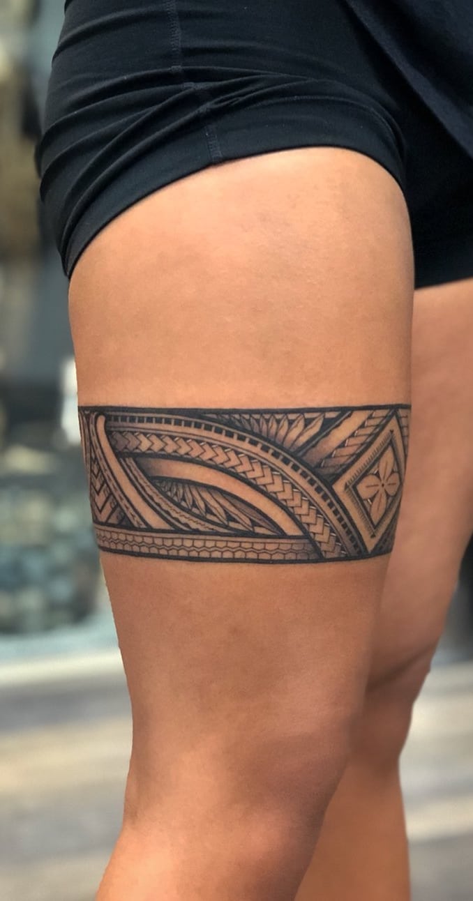 tatuagem tribal feminina perna