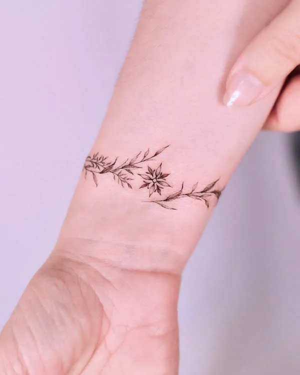 Female Bracelet Tattoo