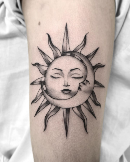 tatuagem-feminina-sol-e-lua