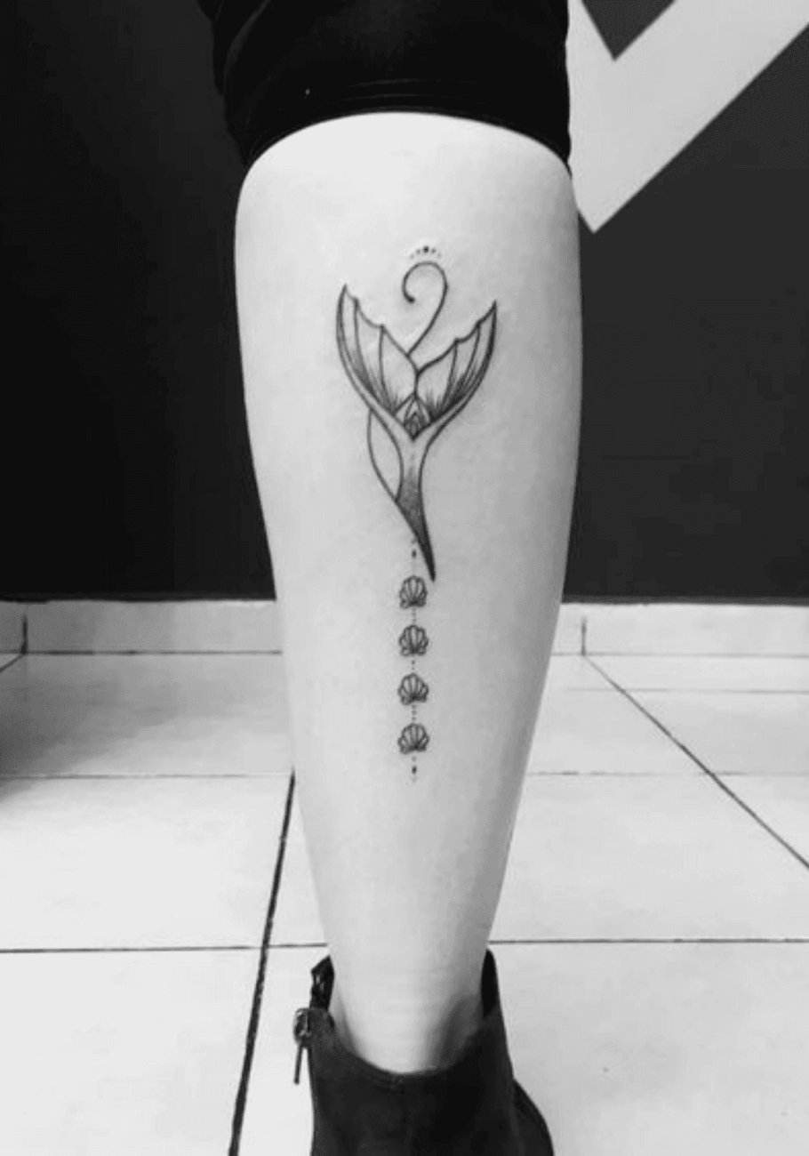 tatuagem feminina panturrilha