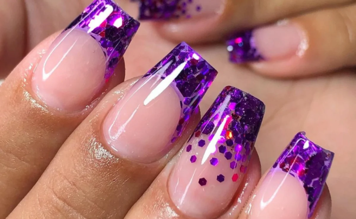 unhas-decoradas-de-roxo