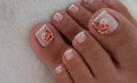 unhas-decoradas-do-pe-com-flores