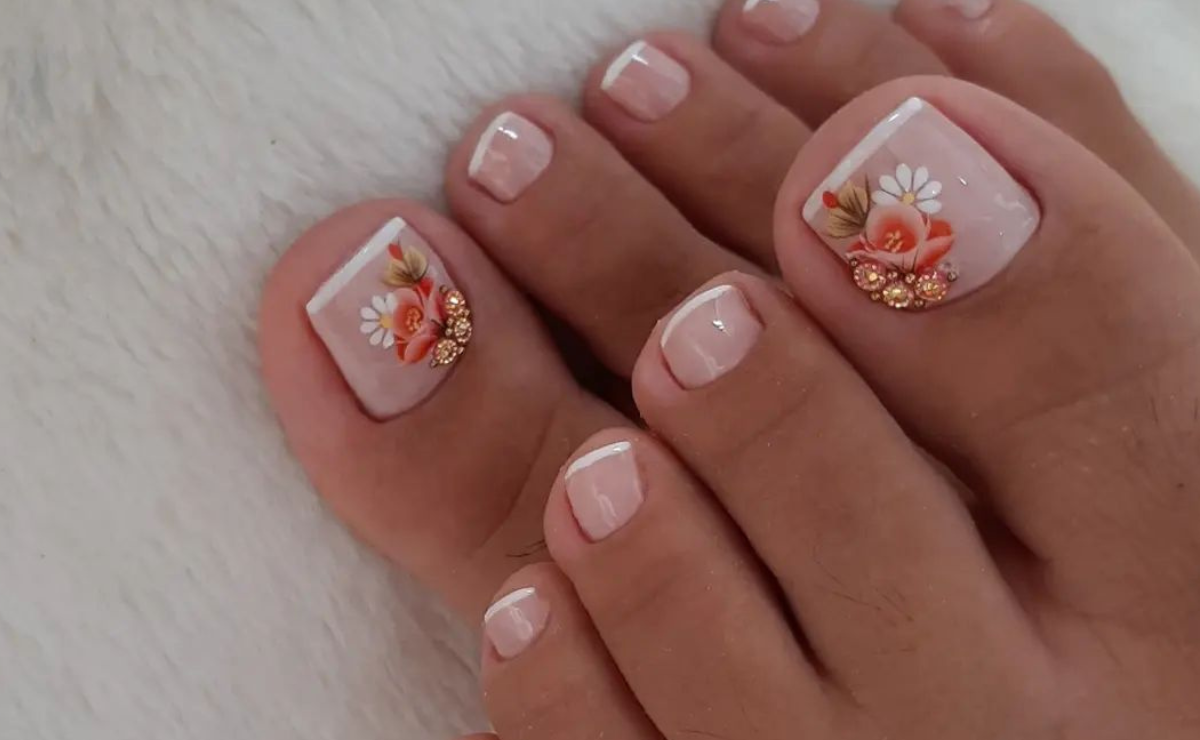 Unhas Do Pé Com Flores