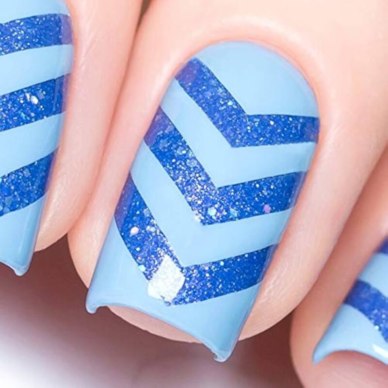 Zigzag Decorated Nail