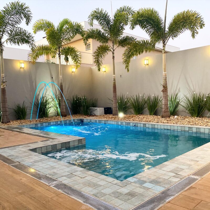 decoracao com piscina de fibra