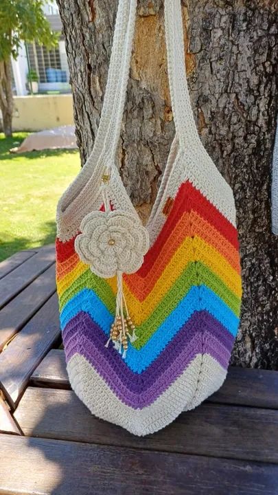 bolsa de croche arco iris