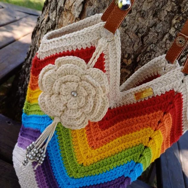 bolsa de croche arco iris