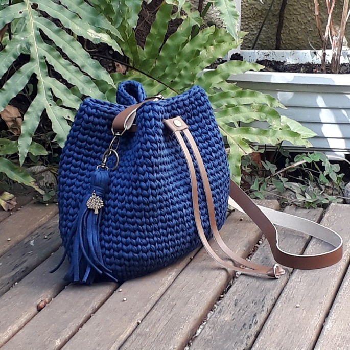 bolsa de crochê azul