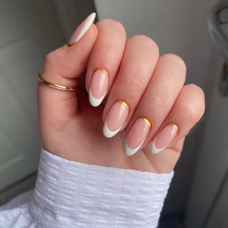 Decorated Nail White With Gold