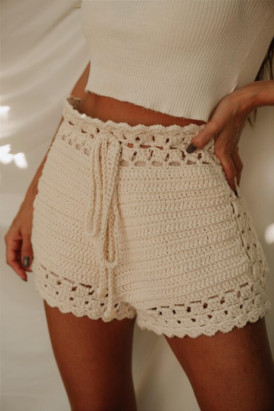 short de crochê branco