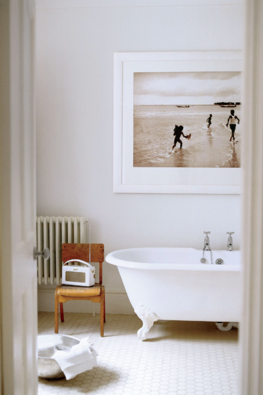 White Bathroom Decoration