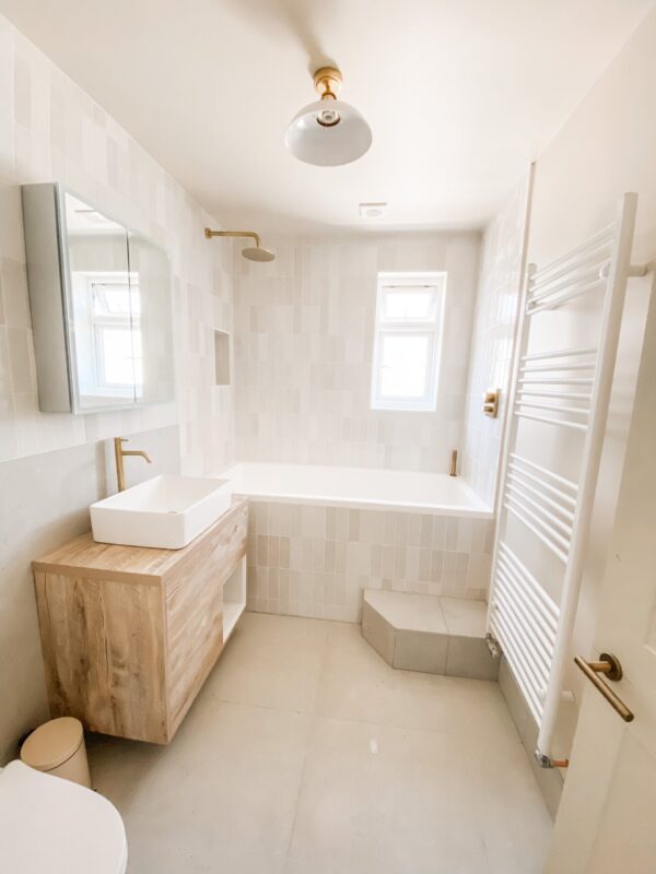 White Bathroom Decoration