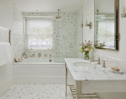 White Bathroom Decoration